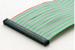 1.27mm间距扁平线缆用压接基板安装连接器